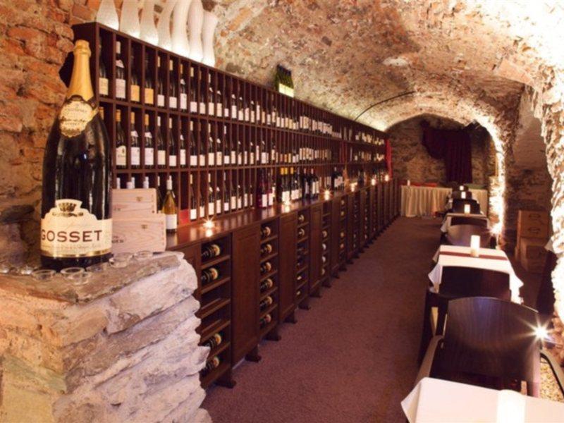 Boutique Hotel Zlaty Dukat Кошице Экстерьер фото