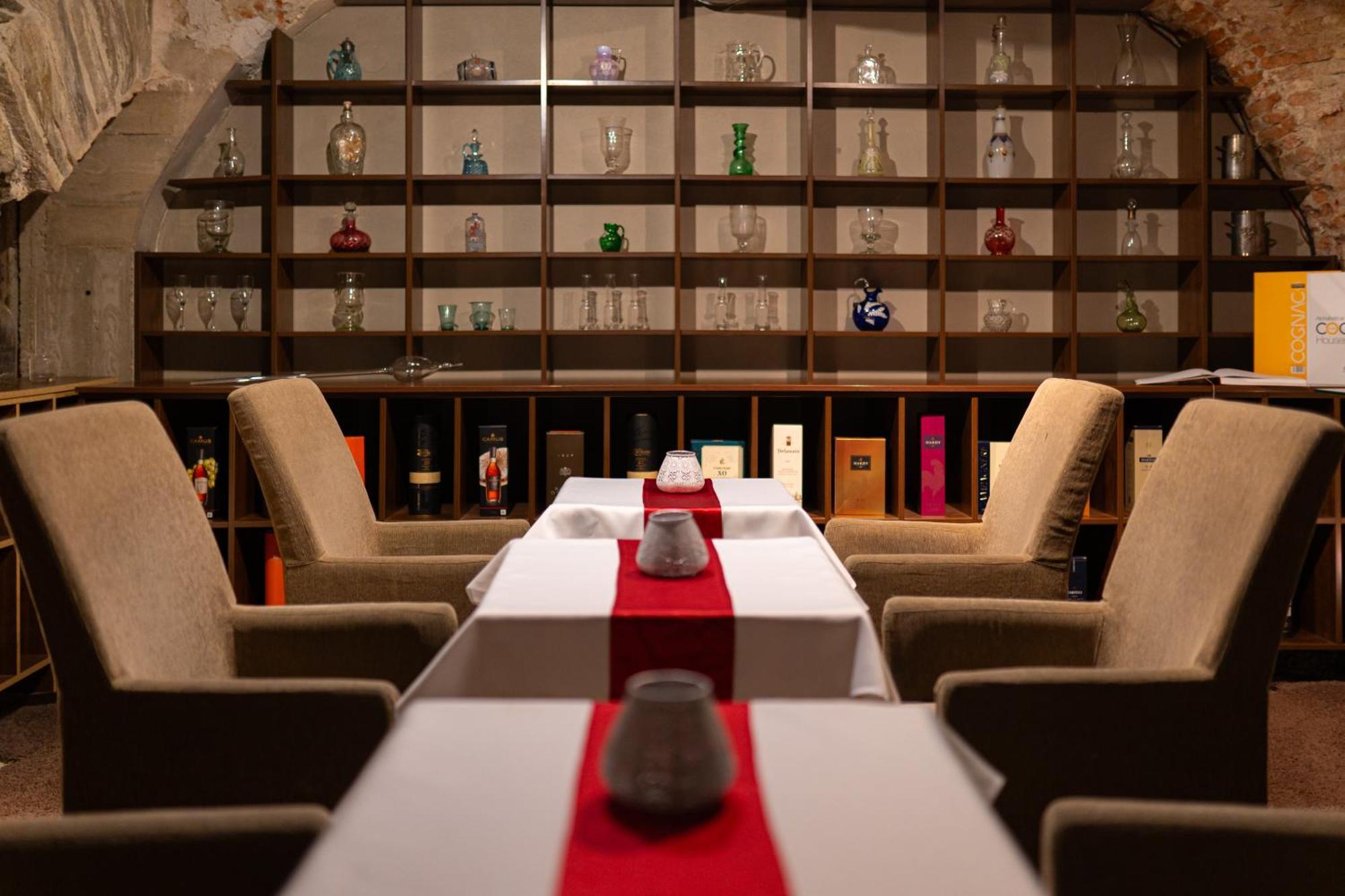 Boutique Hotel Zlaty Dukat Кошице Экстерьер фото