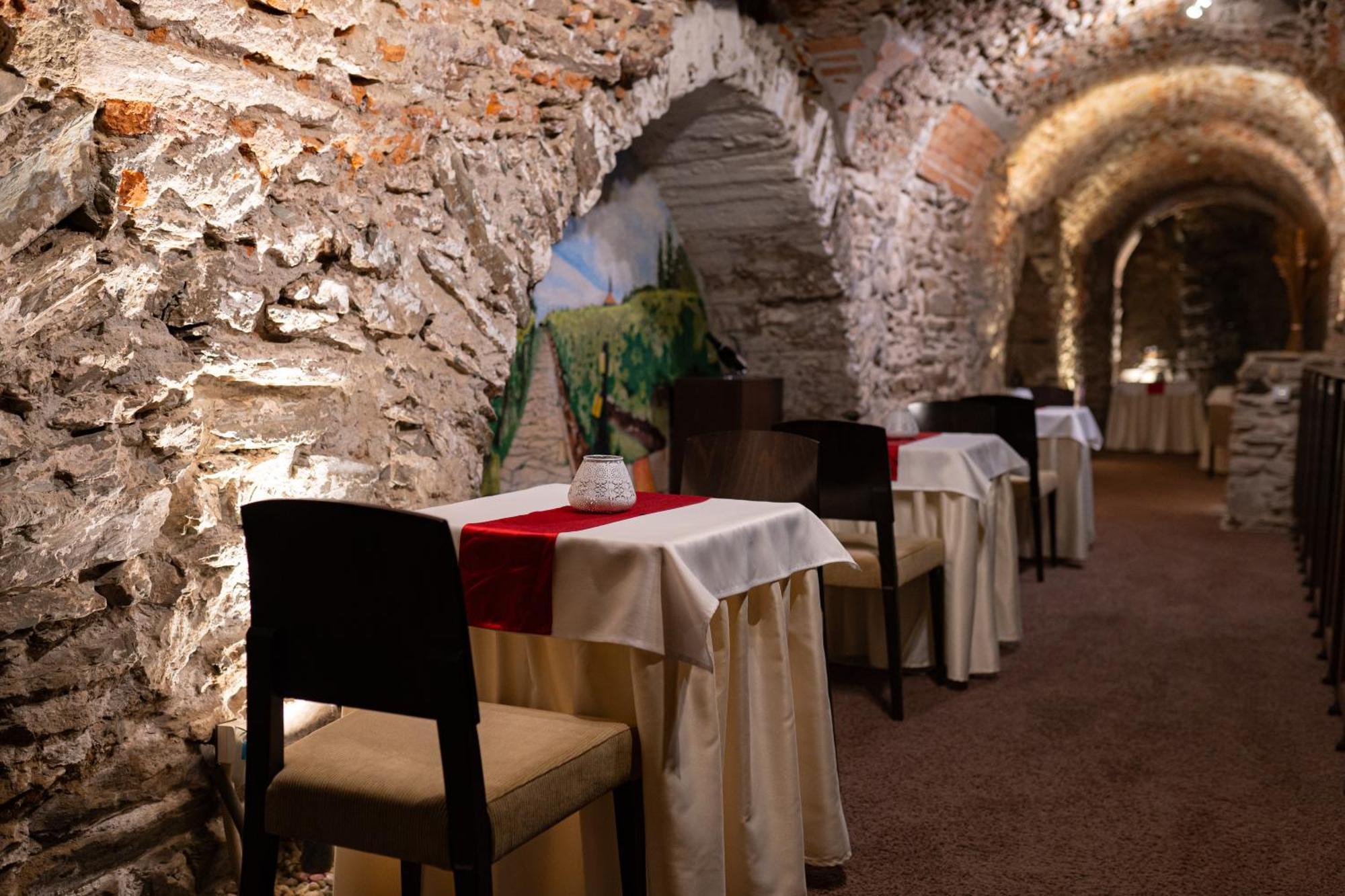 Boutique Hotel Zlaty Dukat Кошице Экстерьер фото