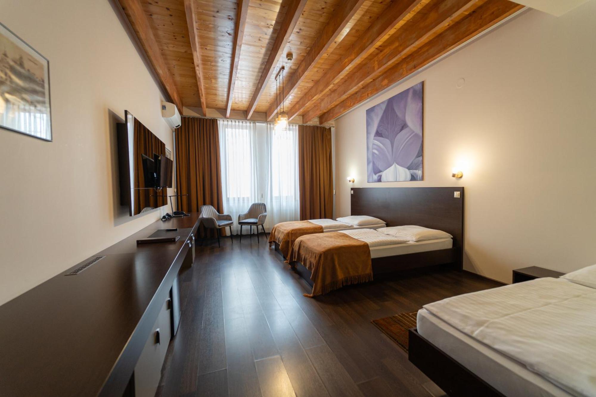 Boutique Hotel Zlaty Dukat Кошице Экстерьер фото