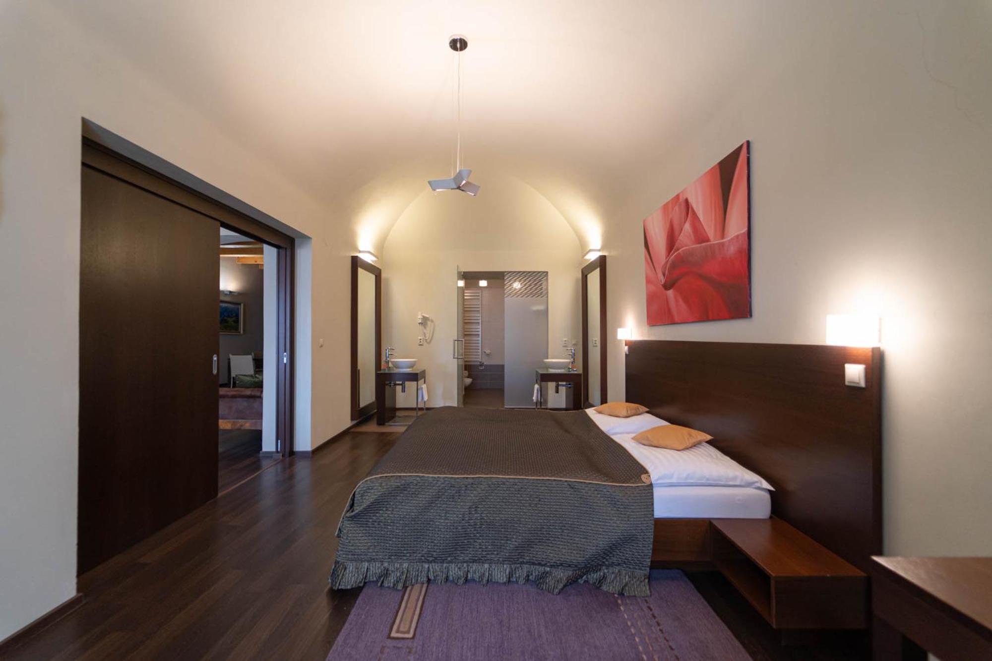Boutique Hotel Zlaty Dukat Кошице Экстерьер фото