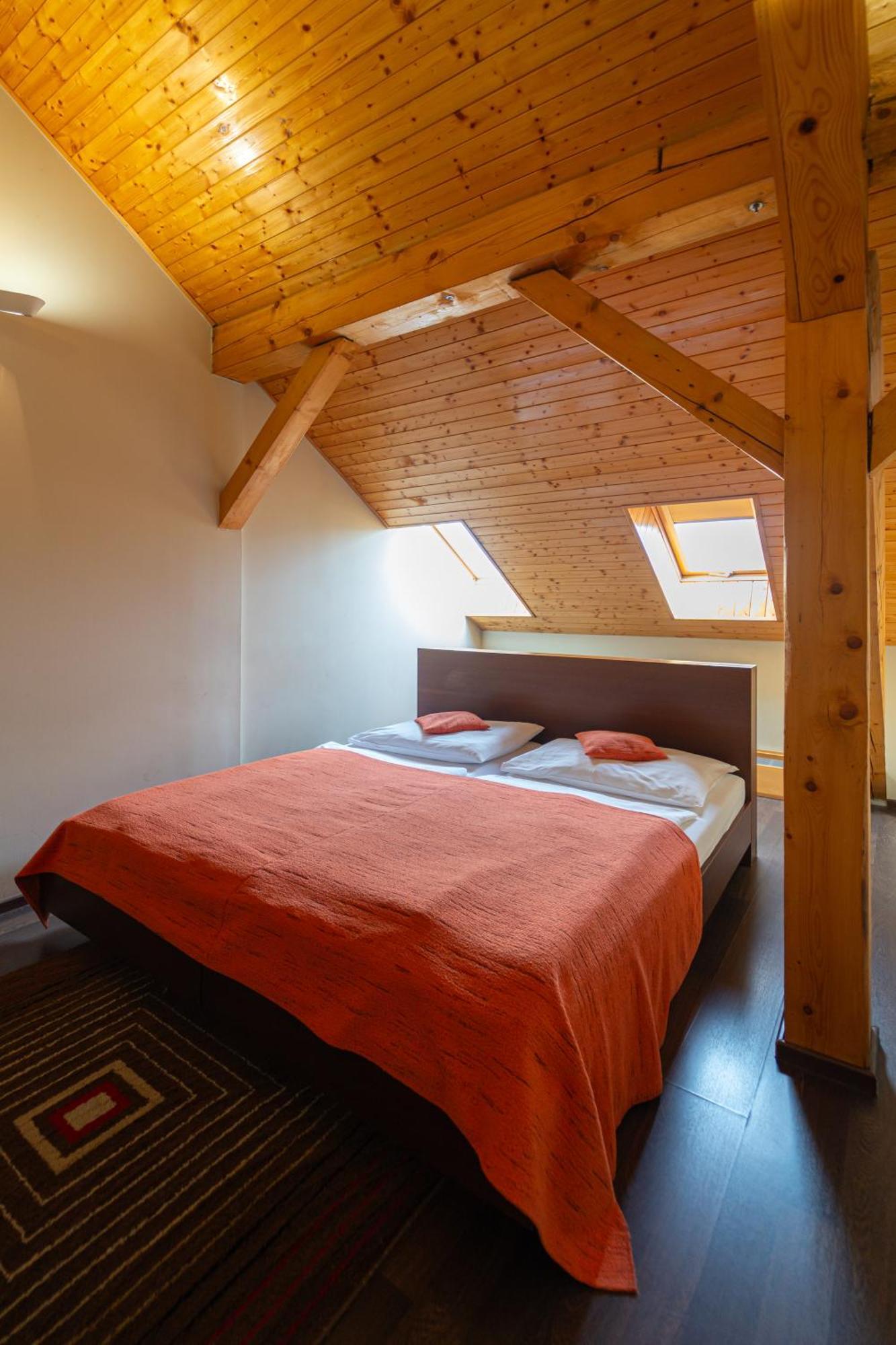 Boutique Hotel Zlaty Dukat Кошице Экстерьер фото