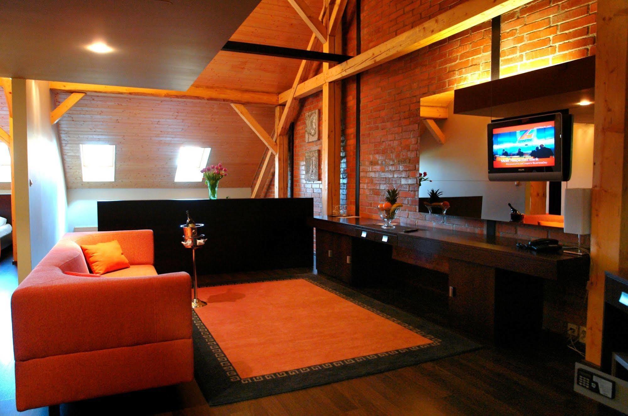 Boutique Hotel Zlaty Dukat Кошице Экстерьер фото