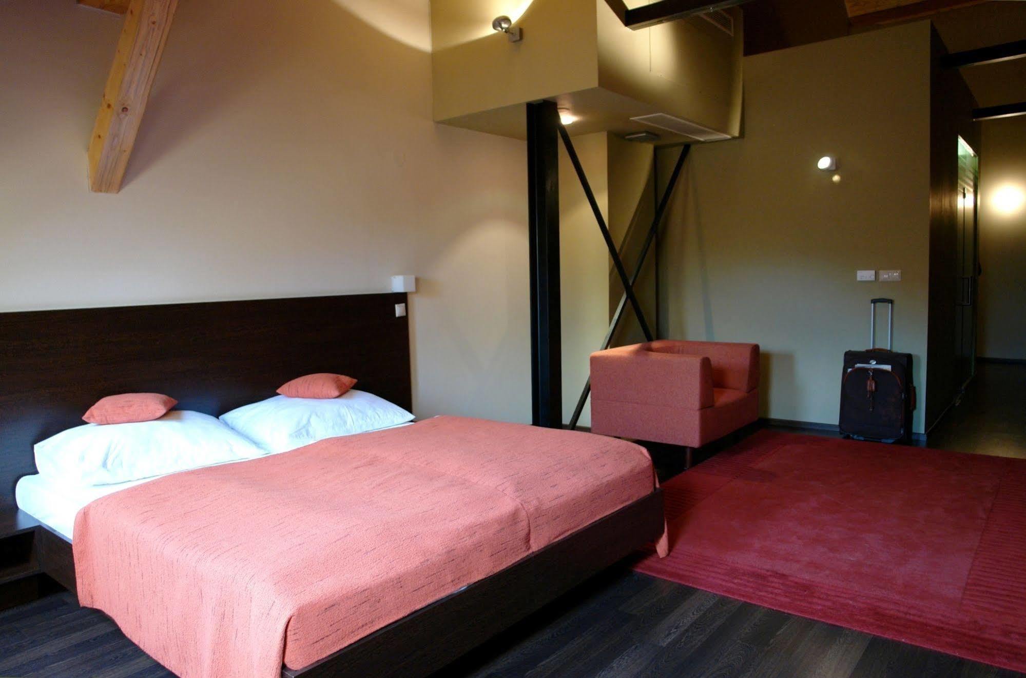 Boutique Hotel Zlaty Dukat Кошице Экстерьер фото